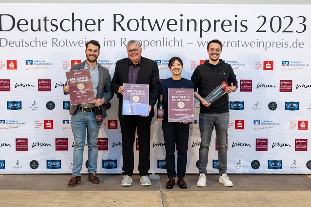 【現地視察レポート】地元密着型でありながら、専門誌でも高い評価を得るその理由とは? “ベルンハルト コッホ”(経営企画室 藤野晃治)